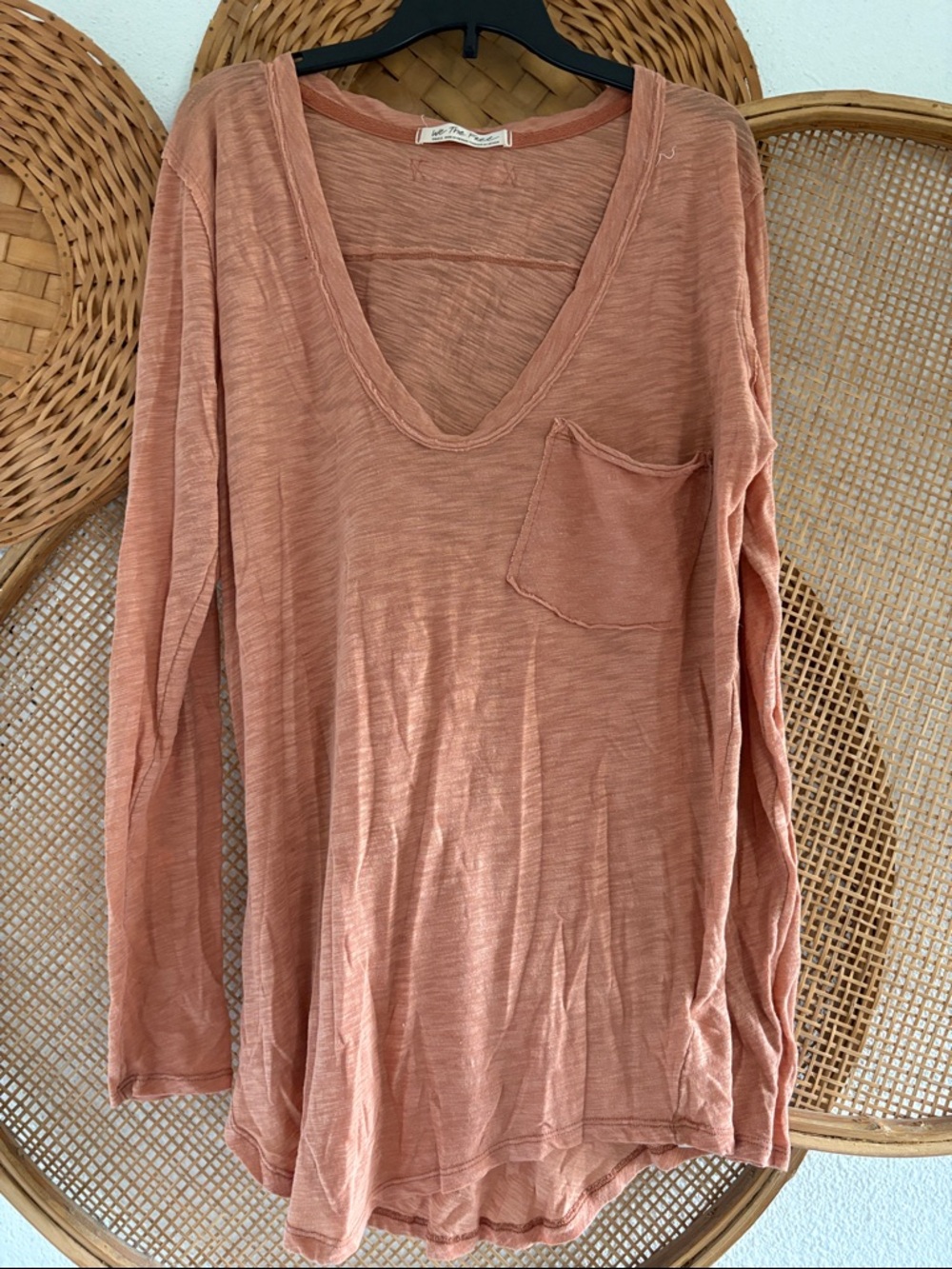 Free People We The Free Pocket Tee V-Neck Pocket Long-Sleeve Top size medium